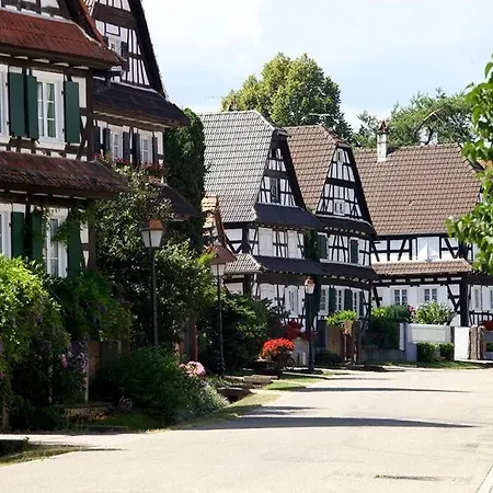 Au Petit Nid De アパート